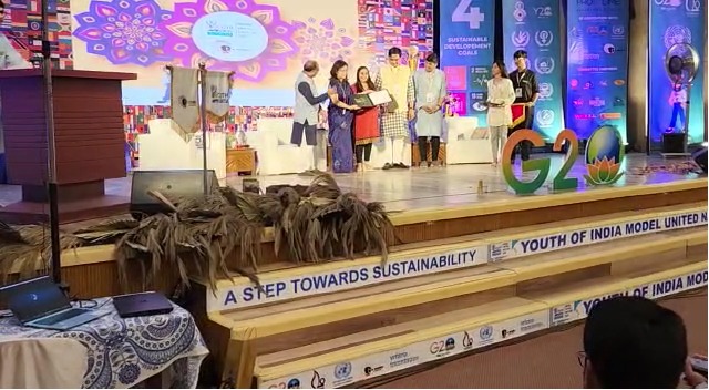 Day 3-Sia Gupta receiving Award at YOIMUN 2023 Closing Ceremony-Pic 1